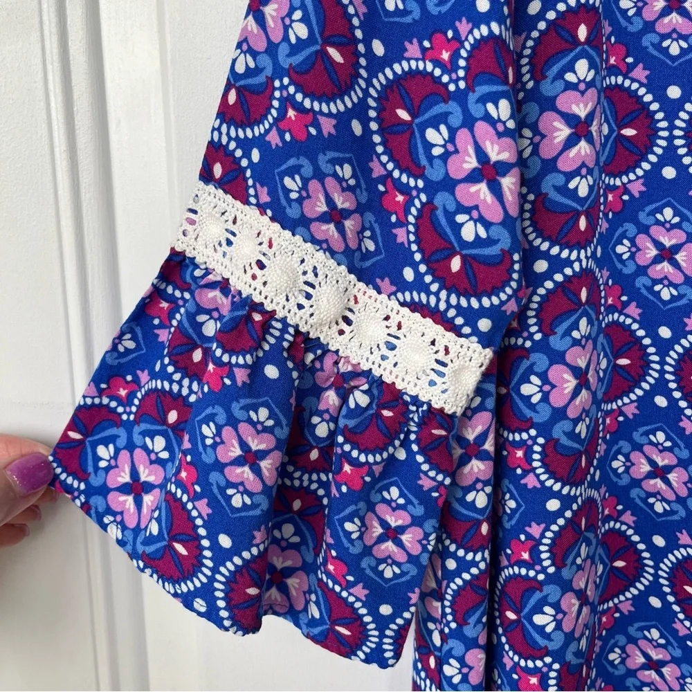 •J. Khaki Girls• Patterned Bell Sleeve Dress - Size Large